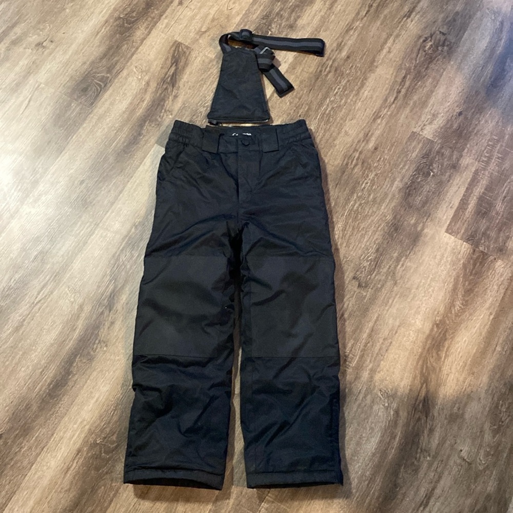 Unisex black snowpants size 7-8 youth